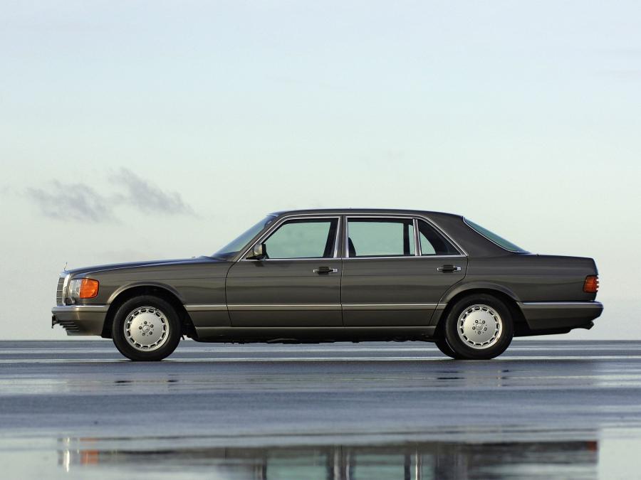  Mercedes-Benz 560 SEL 1985 года  (фото 14 из 14)